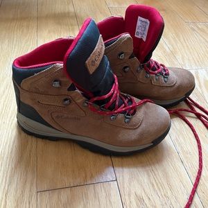 Columbia women’s hiking boots